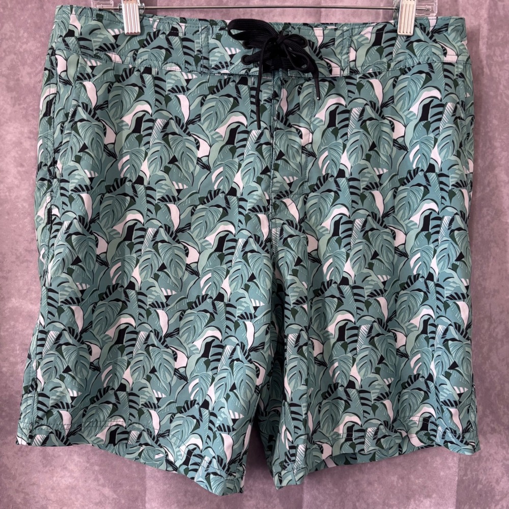 Amazon Essentials Mens‎ Medium Tropical Palm Leaf Board Shorts Green Teal Summer